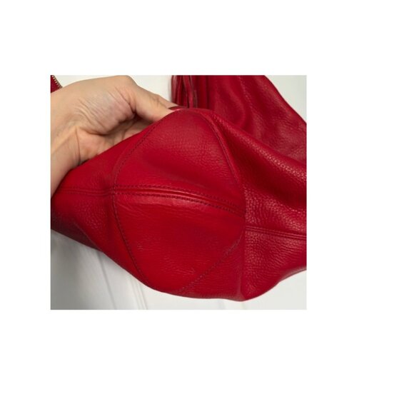 Authentic Gucci Soho red pebbled calf skin leather shoulder bag - Picture 5 of 16